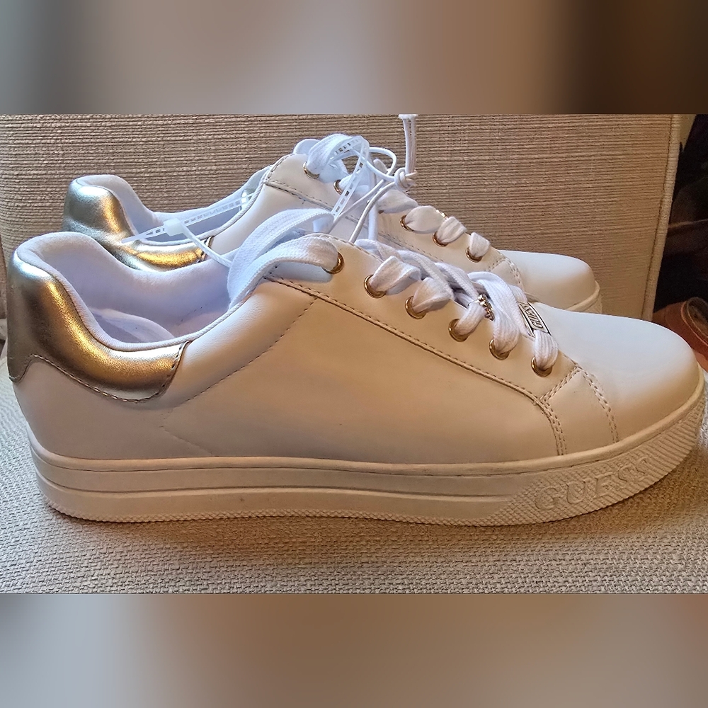 GUESS Women's White and Gold Sneakers